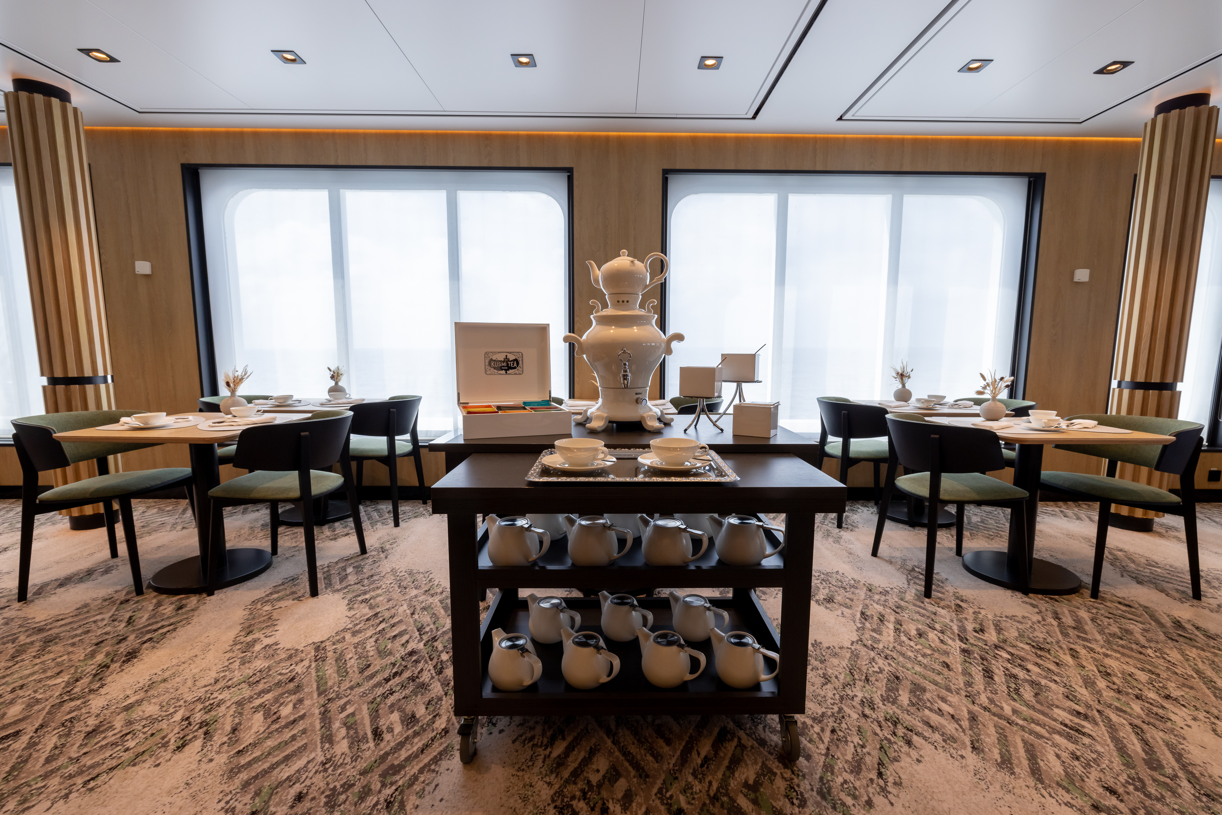The Club Lounge on SH Minerva